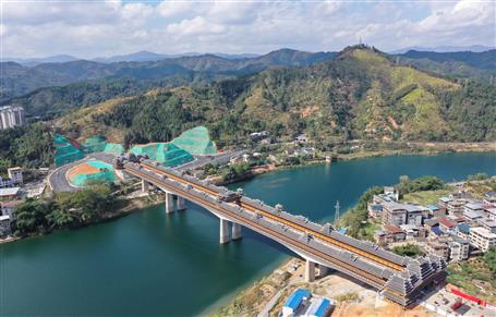 【奮戰(zhàn)四季度·決勝全年穩(wěn)】三江宜陽(yáng)大橋通車！